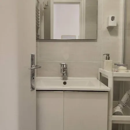 New Charming Comfortable In 10-near Metro Appartamento